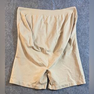 Motherhood Shapewear Size 3X Nude Stretch Shorts Maternity